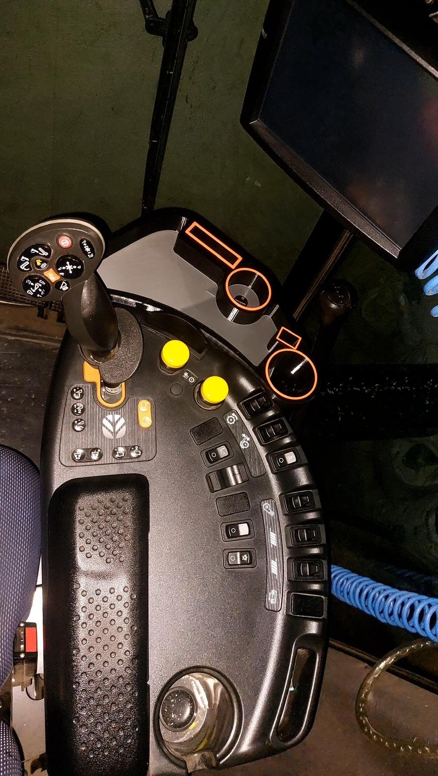 New Holland Biçerdöver Kolçak Sehpası CX5 CX6 5.80 5.90